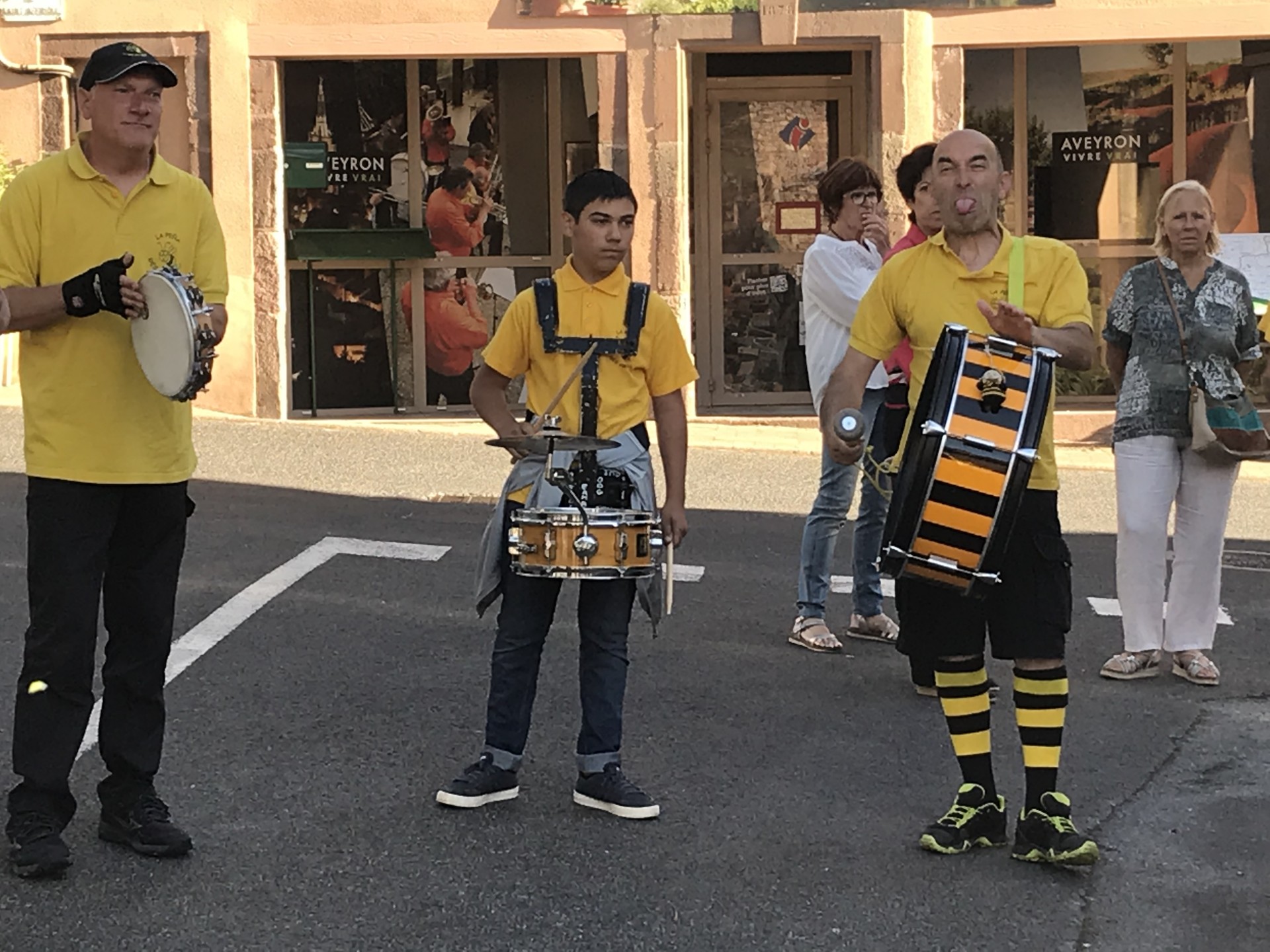 21 juin :La Peña fête la sortie de la ruche et la musique à  Belmont